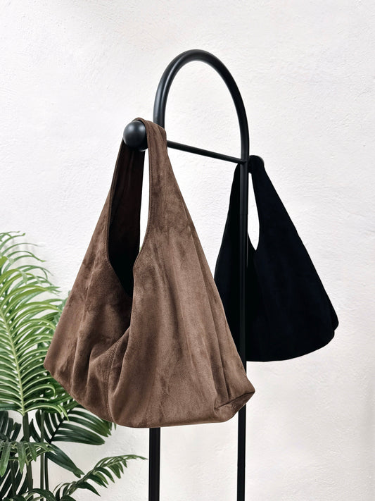 HK$1,200 滿額禮 👜 Suede Handbag