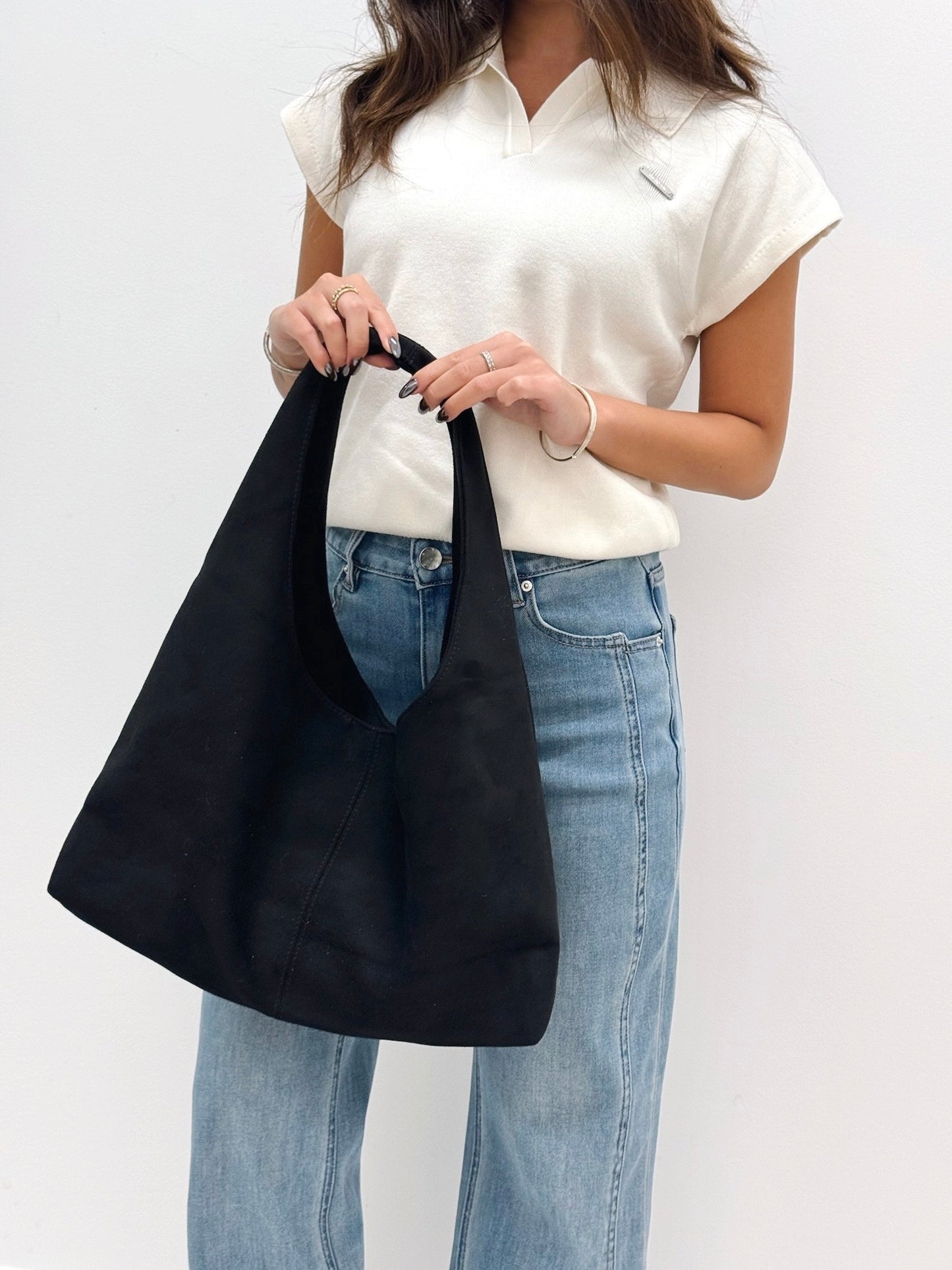 HK$1,200 滿額禮 👜 Suede Handbag