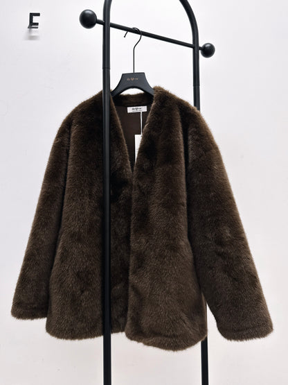 [PREMIUM] Snow Smasher Faux Fur Jacket